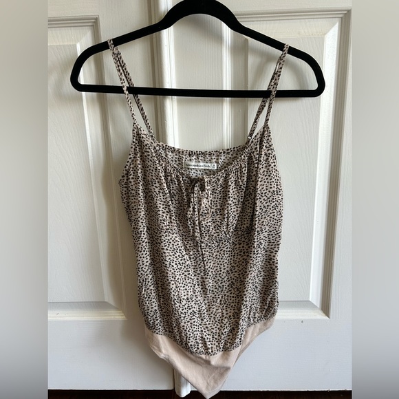 A&F Cinched Tie Front Cheetah Bodysuit, Size M - Picture 2 of 4